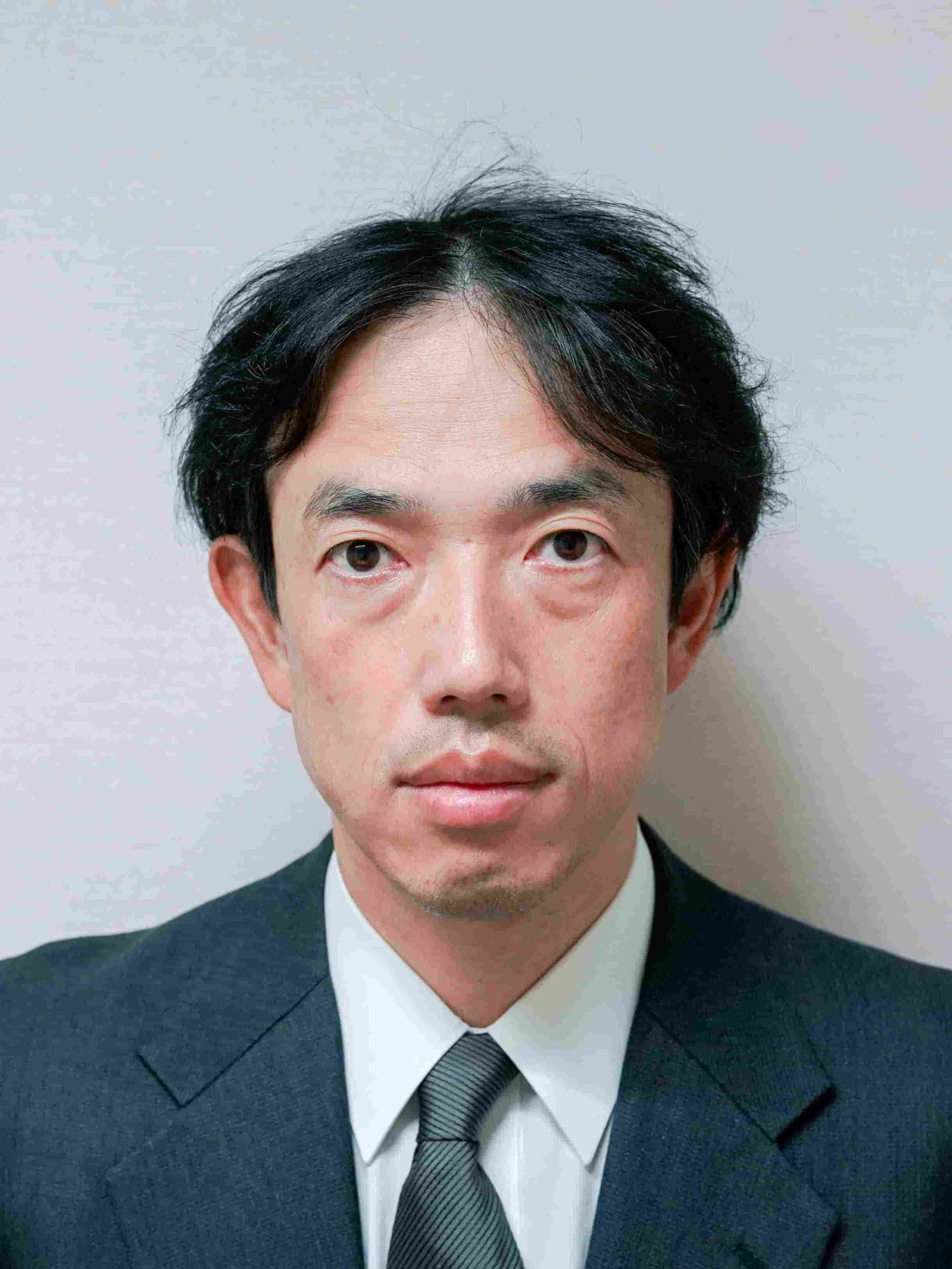 コマツ　セイジ