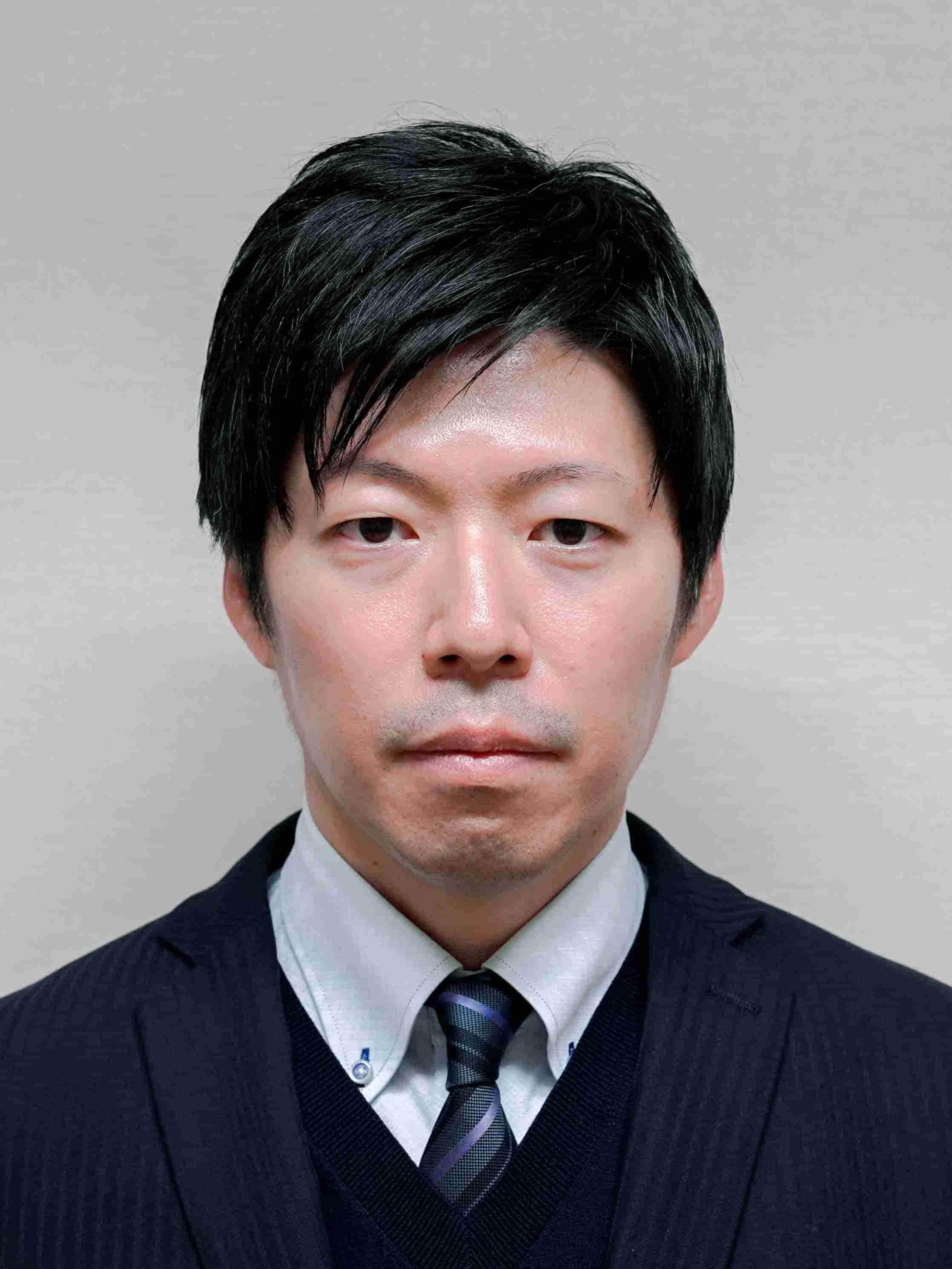 サンキ　トモアキ